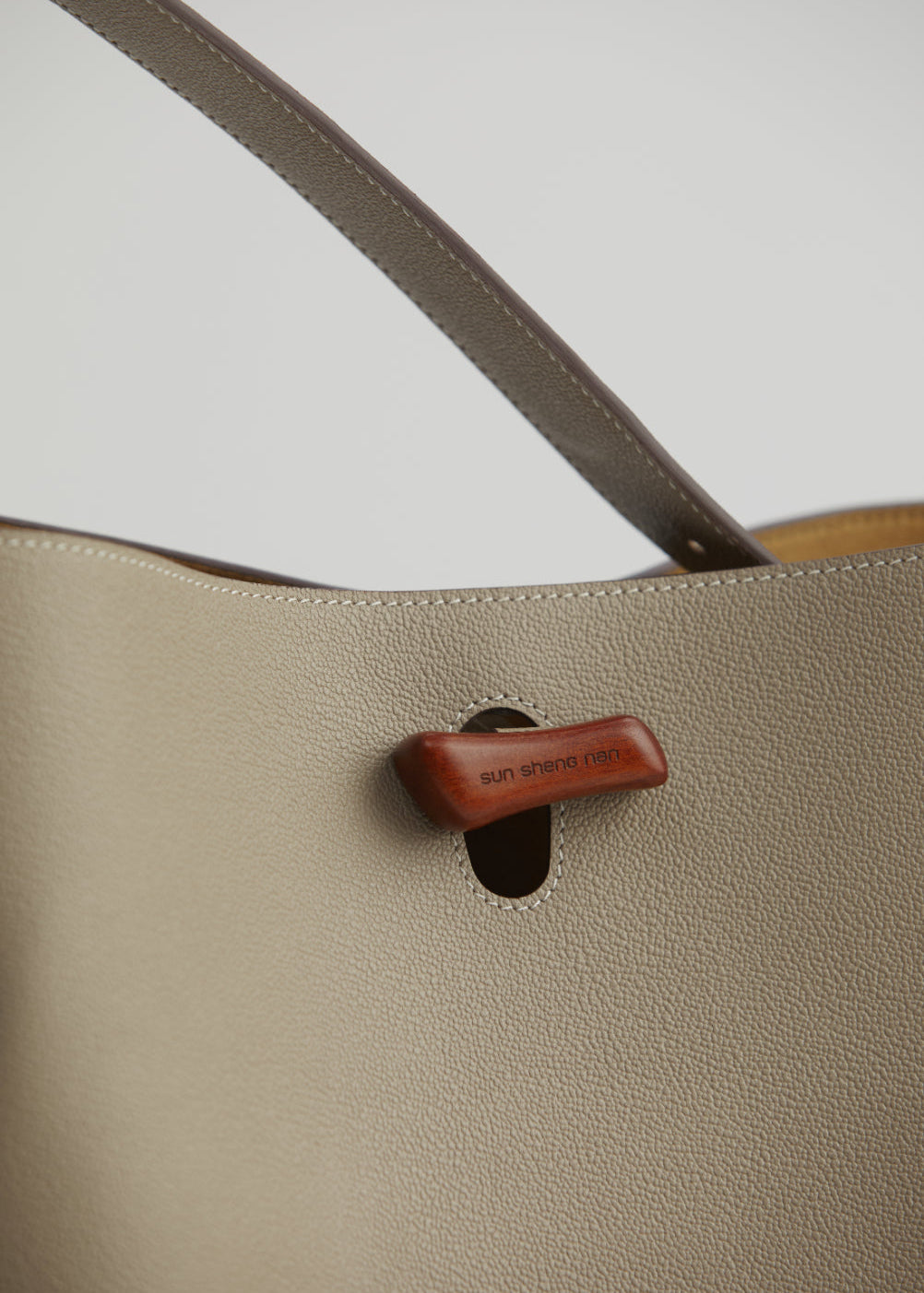 "Qingjin" Series Large Shoulder Bag