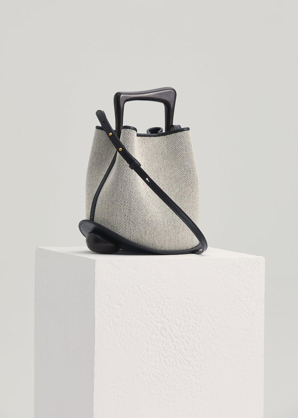 The Quirky Lab Bucket Bag-Playful