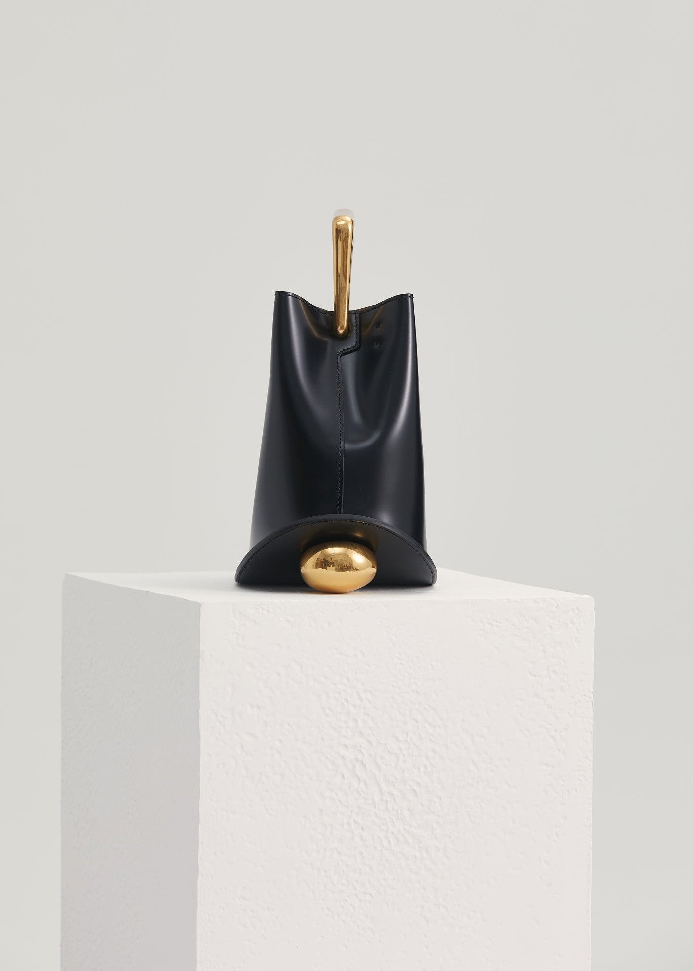 The Quirky Lab Bucket Bag-Playful