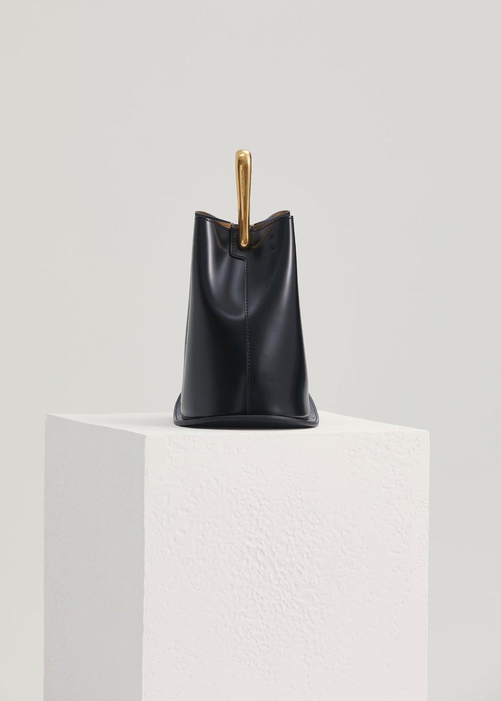 The Quirky Lab Bucket Bag-Playful