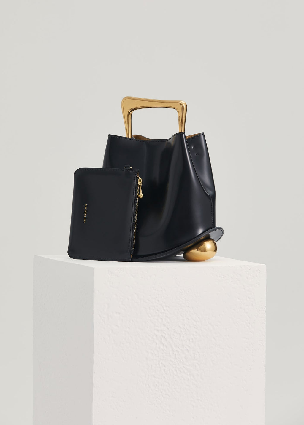 The Quirky Lab Bucket Bag-Playful