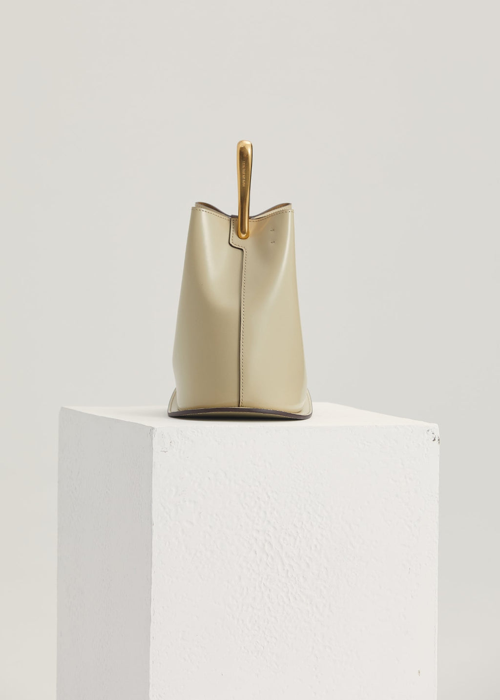 The Quirky Lab Bucket Bag-Playful