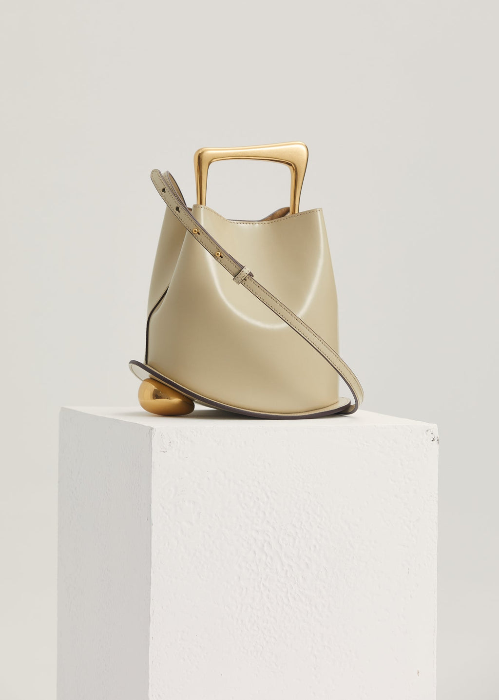 The Quirky Lab Bucket Bag-Playful