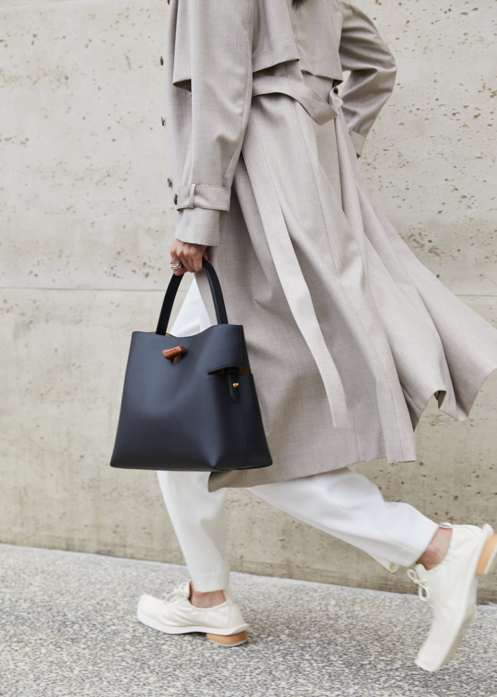 "Qingyi" Series Black Tote Bag
