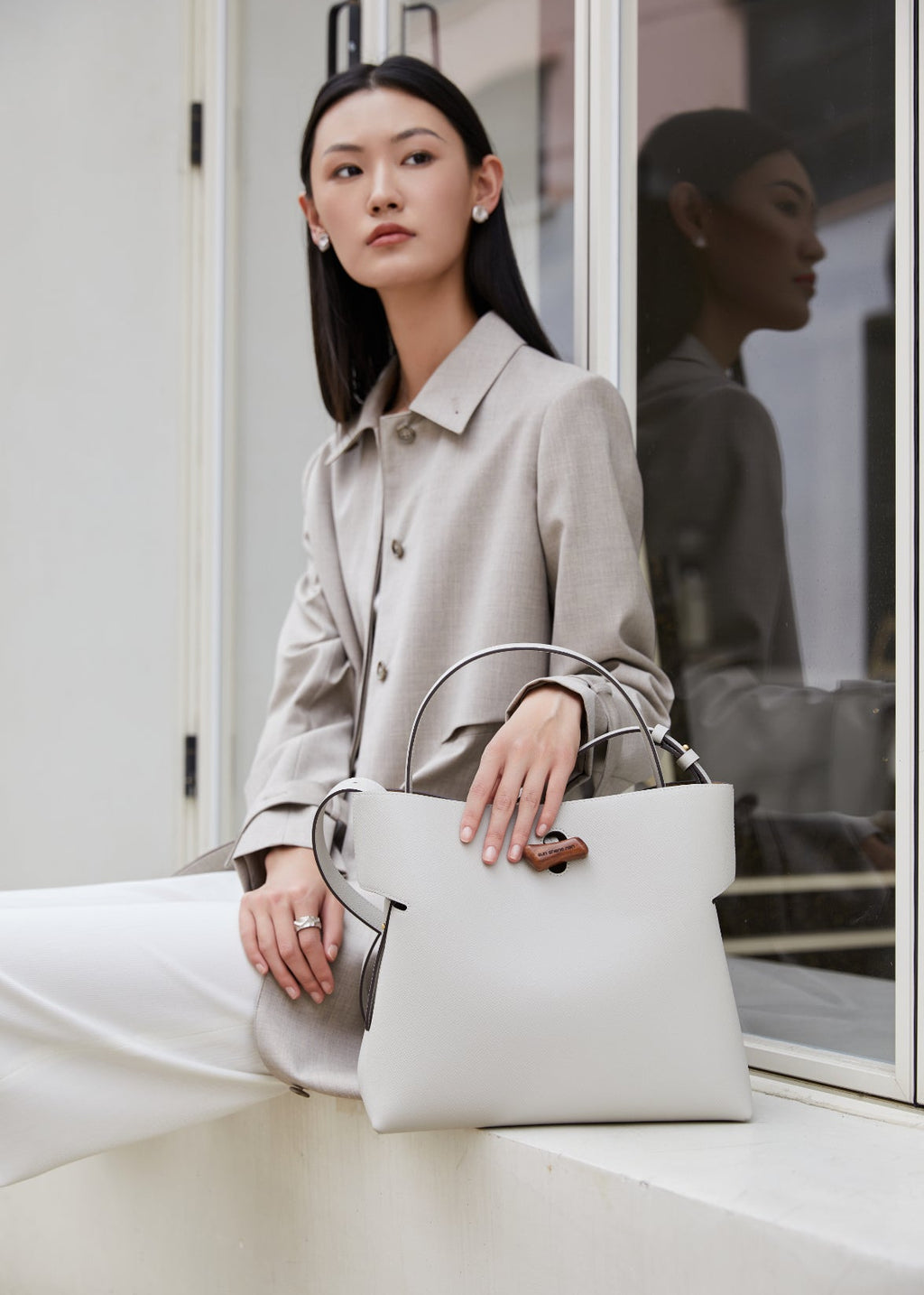 "Qingyi" Series Pearl Gray Tote Bag